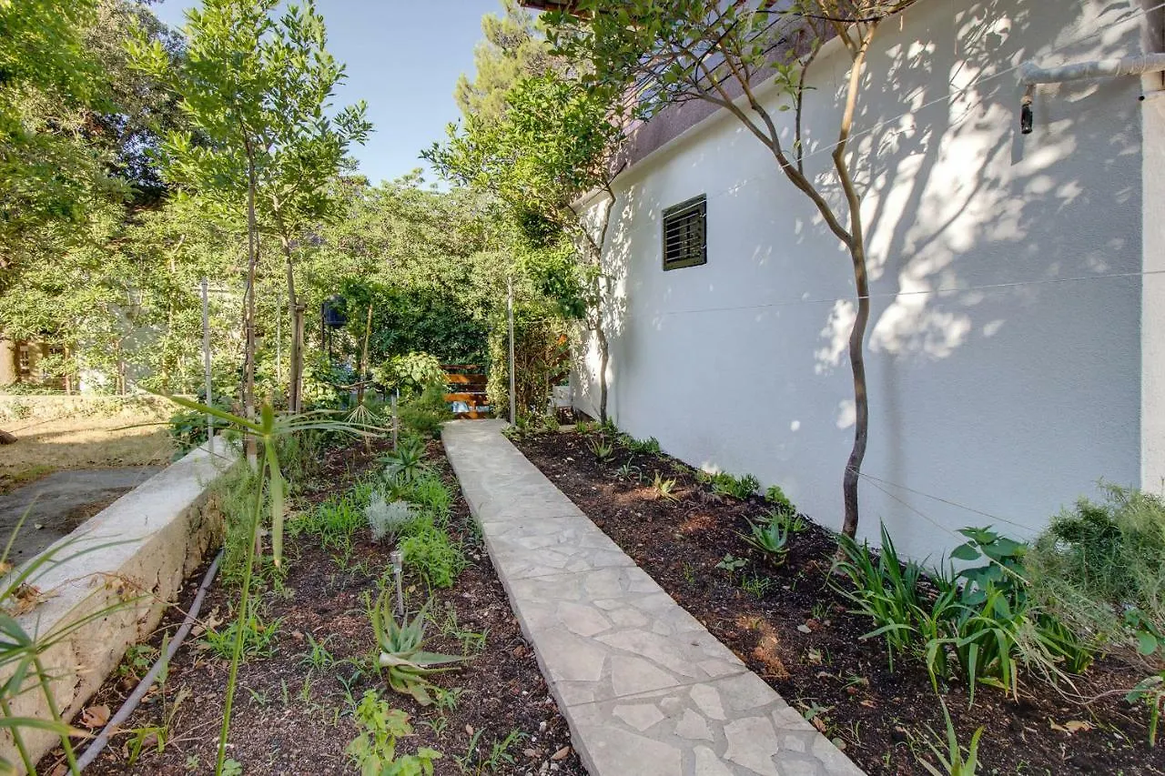 Apartment Astrid مالي لوشينغْ