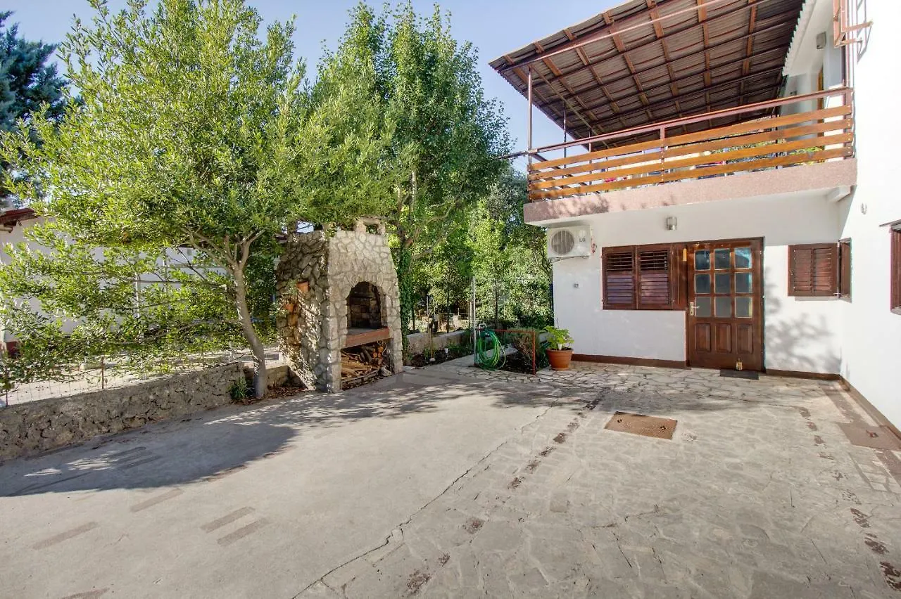 Apartment Astrid مالي لوشينغْ 0*,  كرواتيا